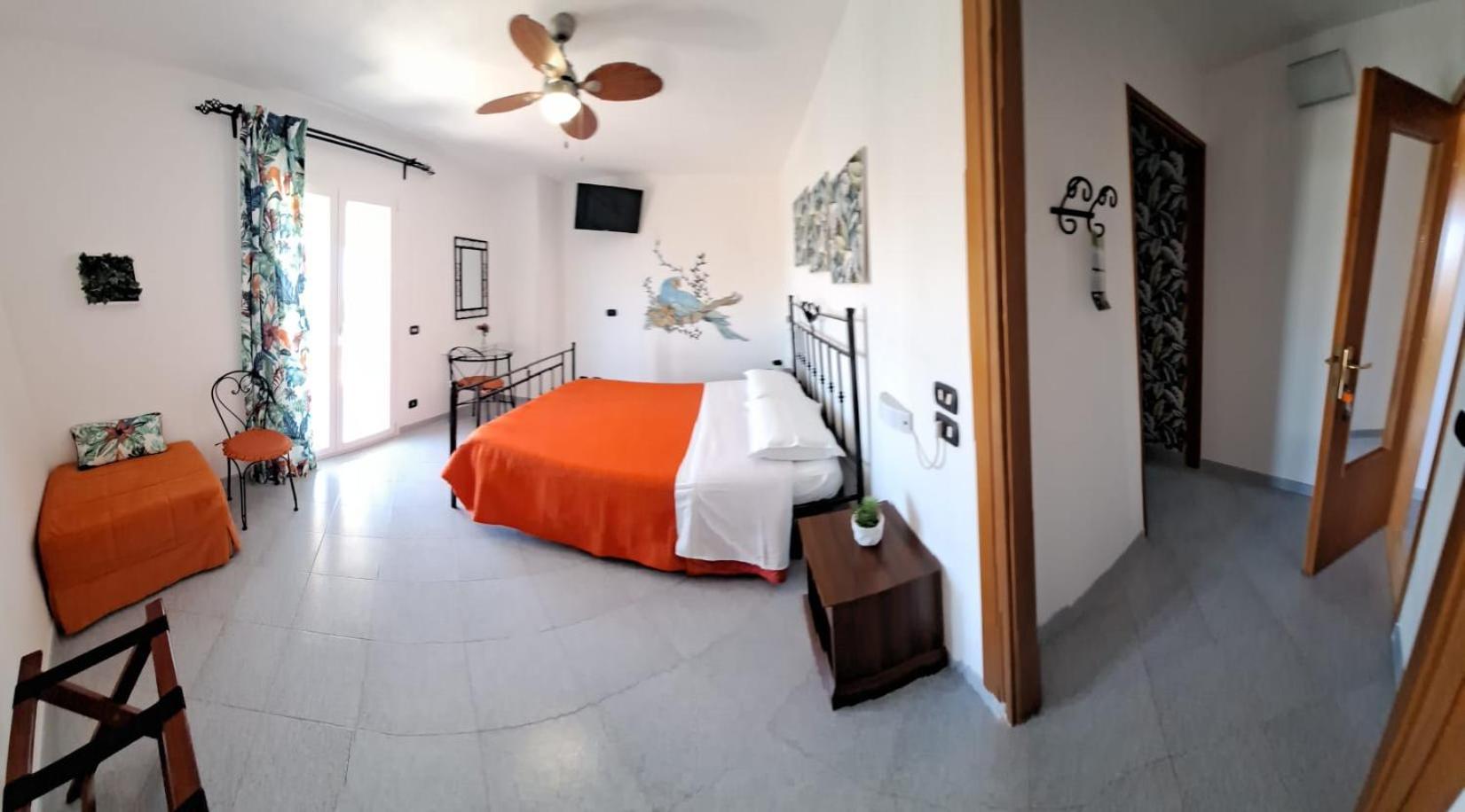 Sunrise Bed & Breakfast Lascari Oda fotoğraf